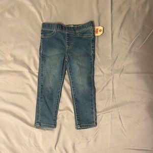 Little girl’s 2 pc Levi’s outfit